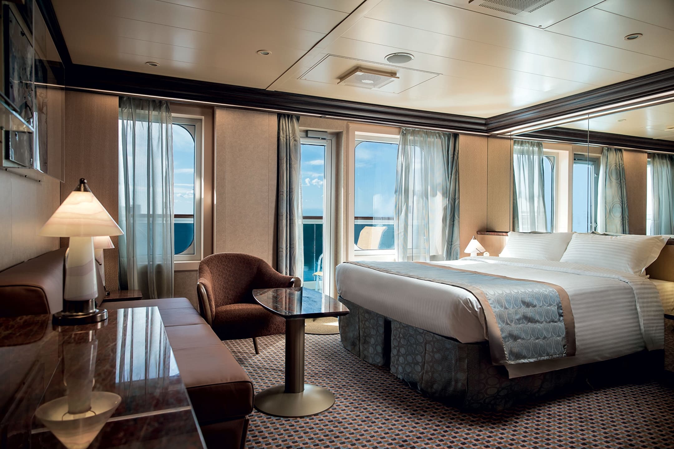 Costa Diadema Suite cabin