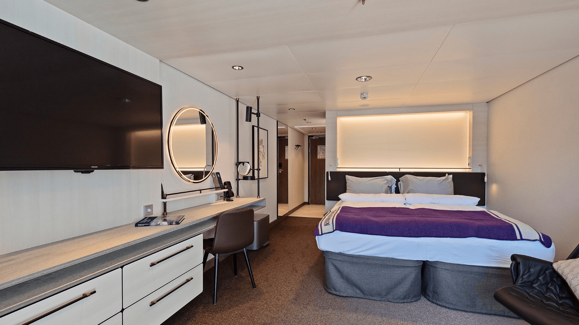 MS Fridtjof Nansen Suite cabin