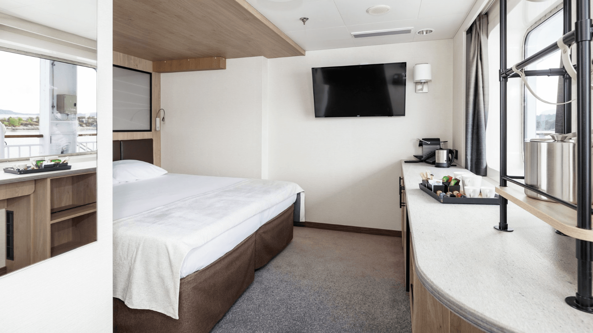 MS Finnmarken Suite cabin