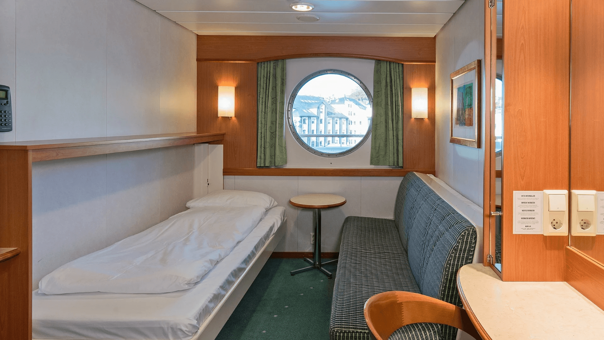 MS Trollfjord Oceanview cabin
