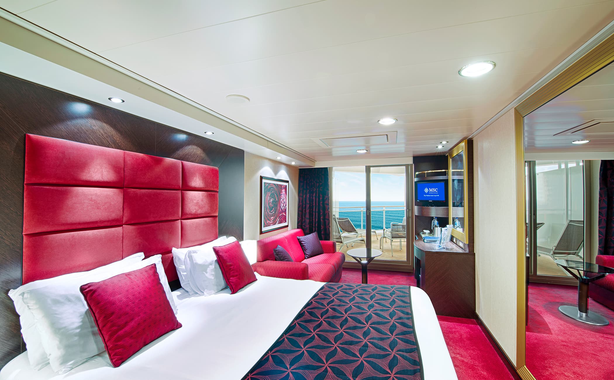 MSC Divina Suite cabin