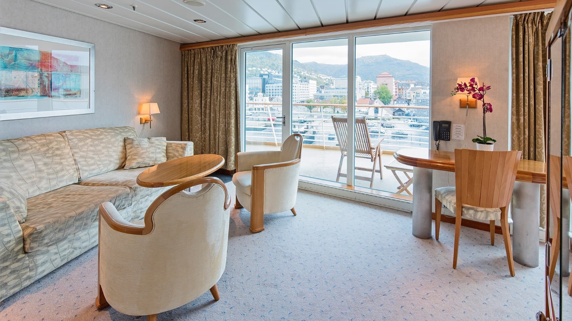 MS Trollfjord Suite cabin