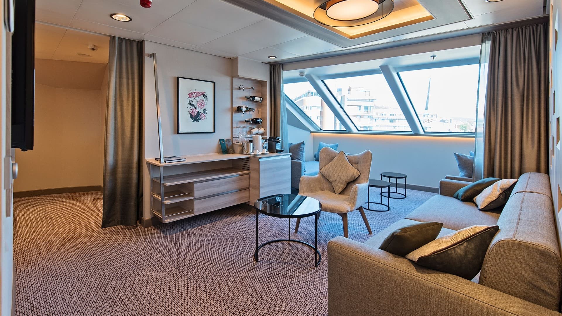 MS Fridtjof Nansen Suite cabin