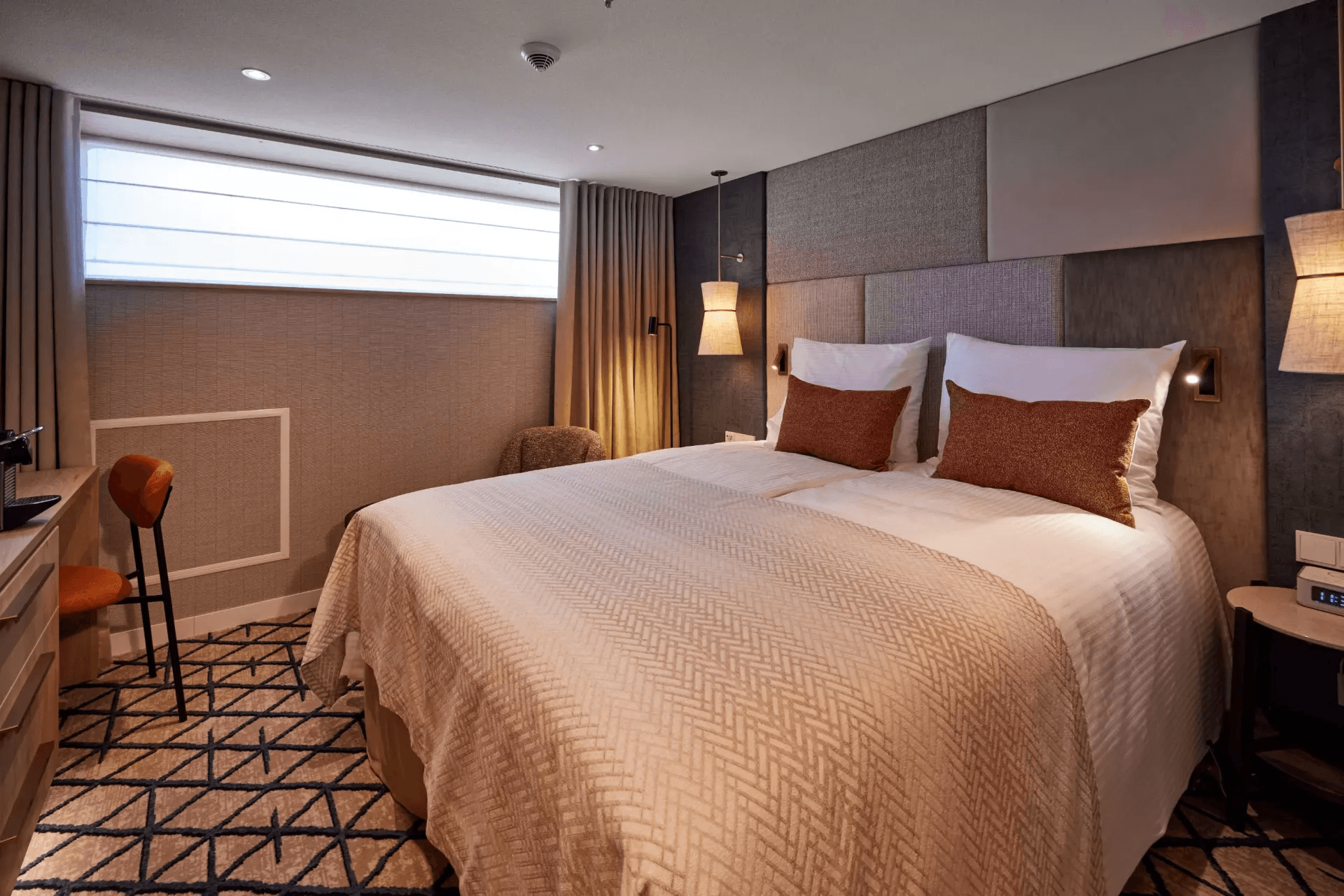 VIVA TWO Oceanview cabin