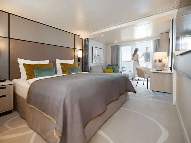 MS EUROPA Suite cabin