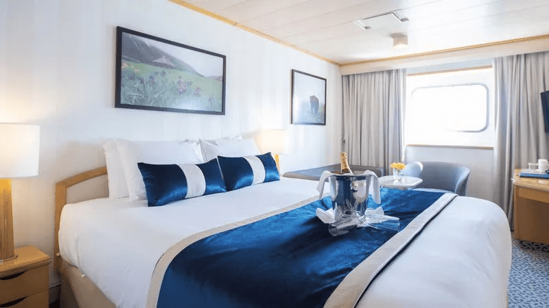 MV La Belle des Oceans Oceanview cabin