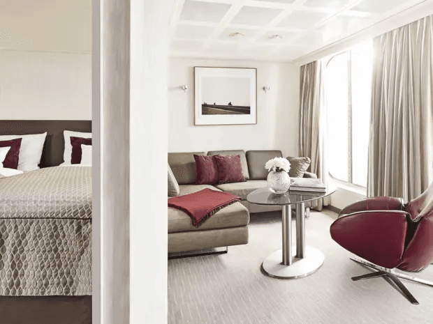 MS EUROPA Suite cabin
