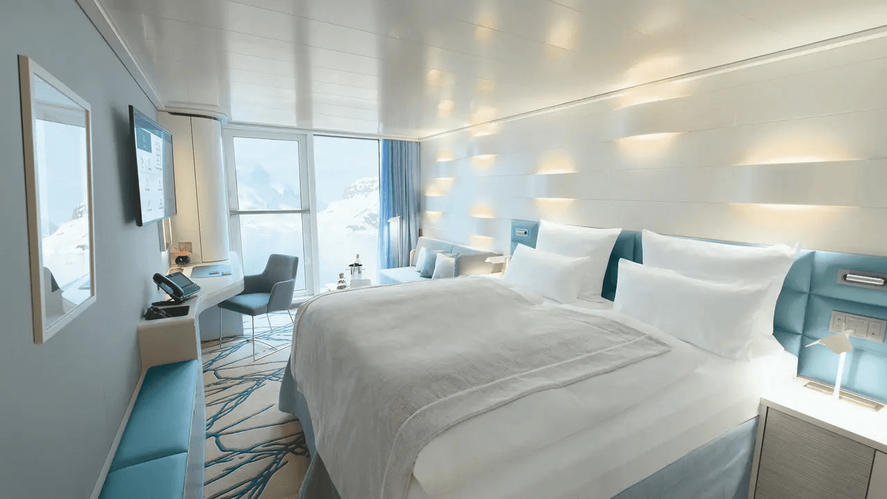 HANSEATIC Inspiration Balcony cabin