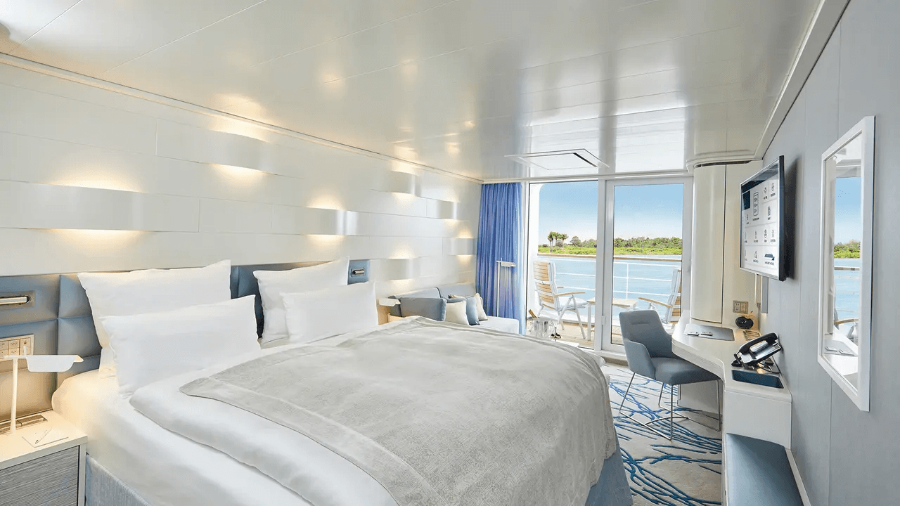 HANSEATIC Inspiration Balcony cabin