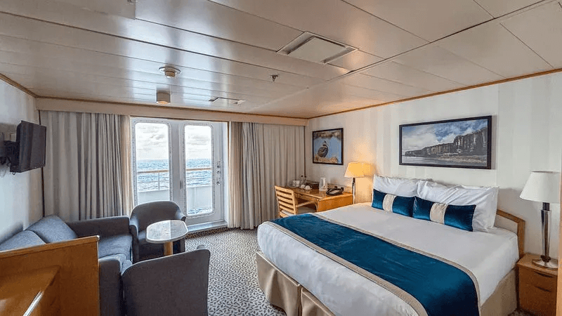 MV La Belle des Oceans Suite cabin