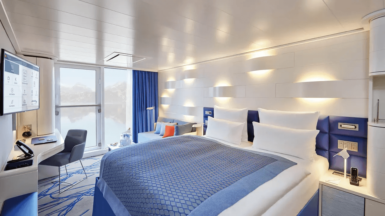 HANSEATIC Spirit Balcony cabin