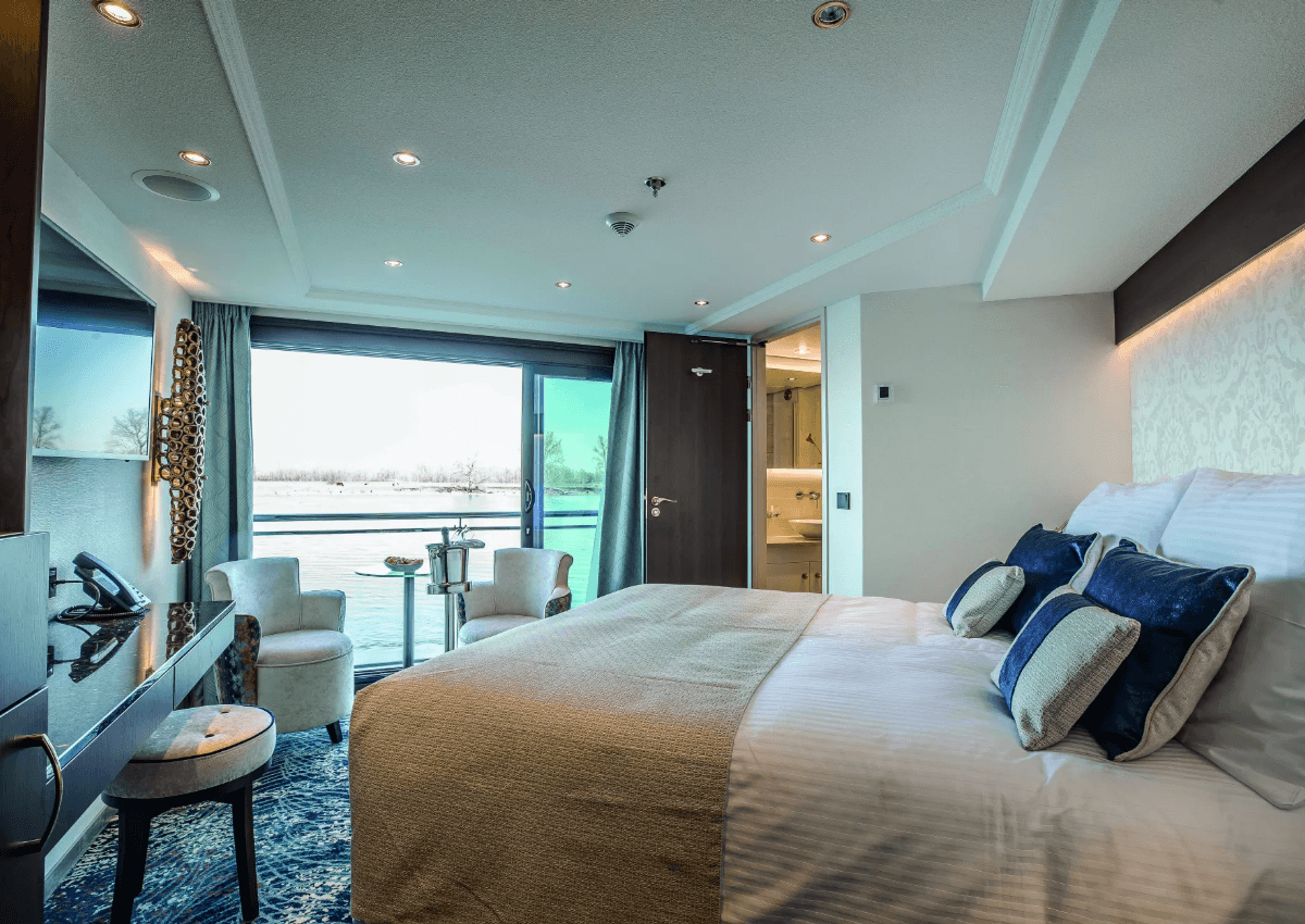 MS George Eliot Suite cabin