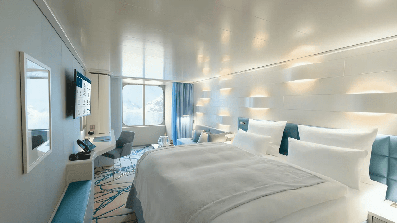 HANSEATIC Inspiration Oceanview cabin