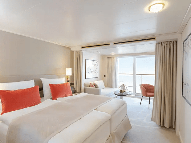 MS EUROPA Suite cabin