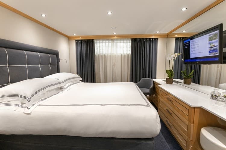 S.S. Beatrice Oceanview cabin