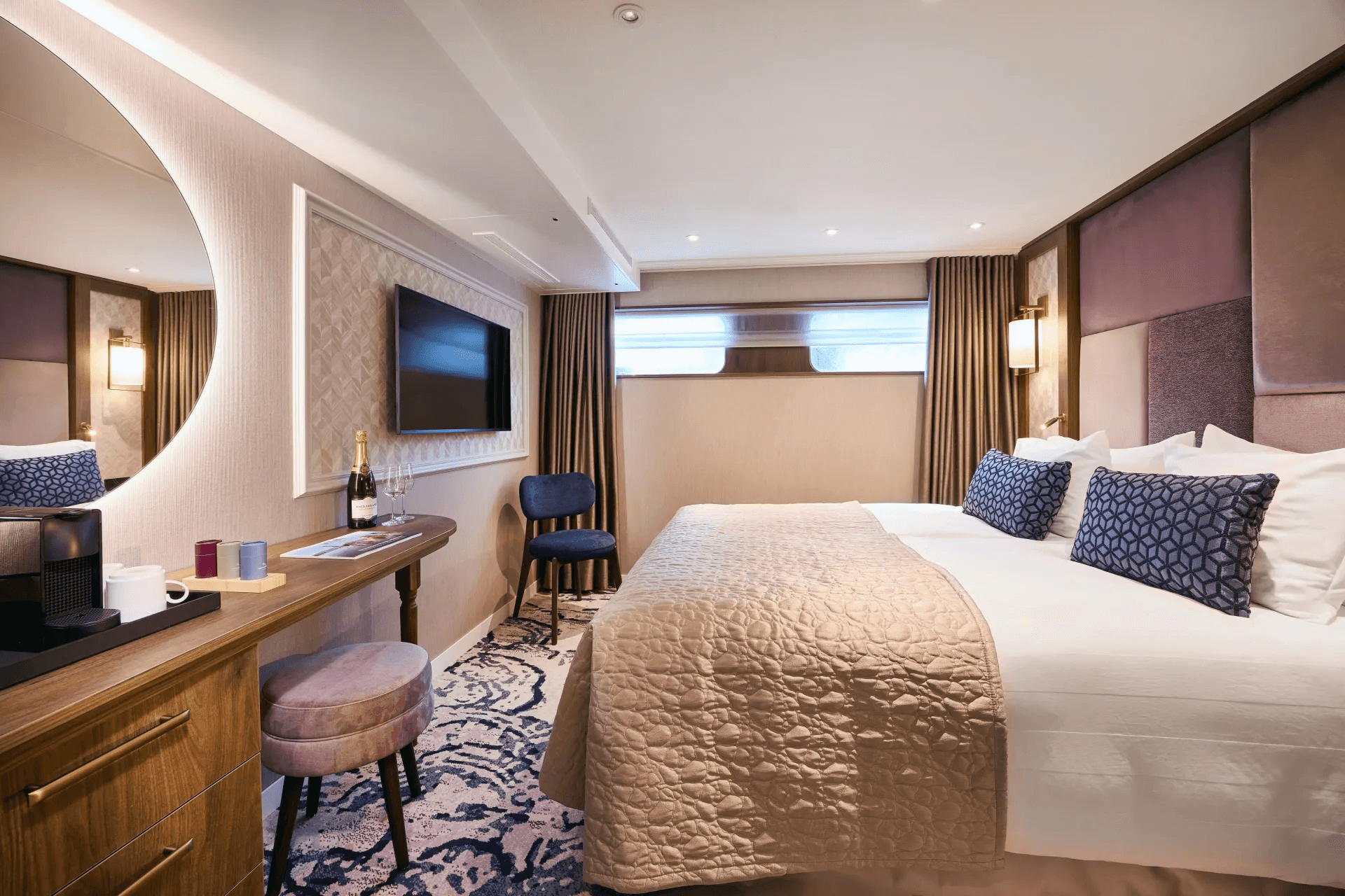 VIVA BEYOND Oceanview cabin