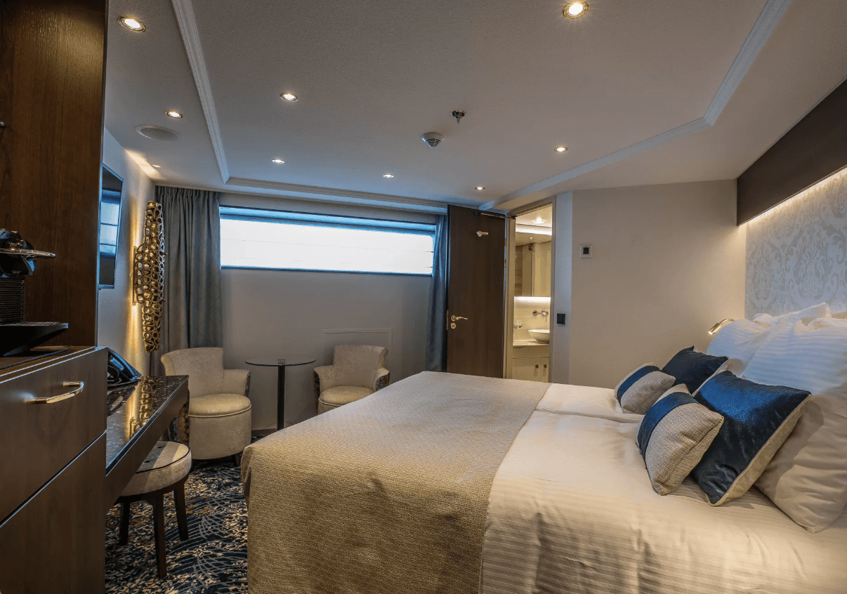 MS George Eliot Suite cabin