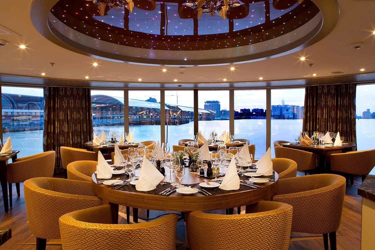 AmaReina cruise ship