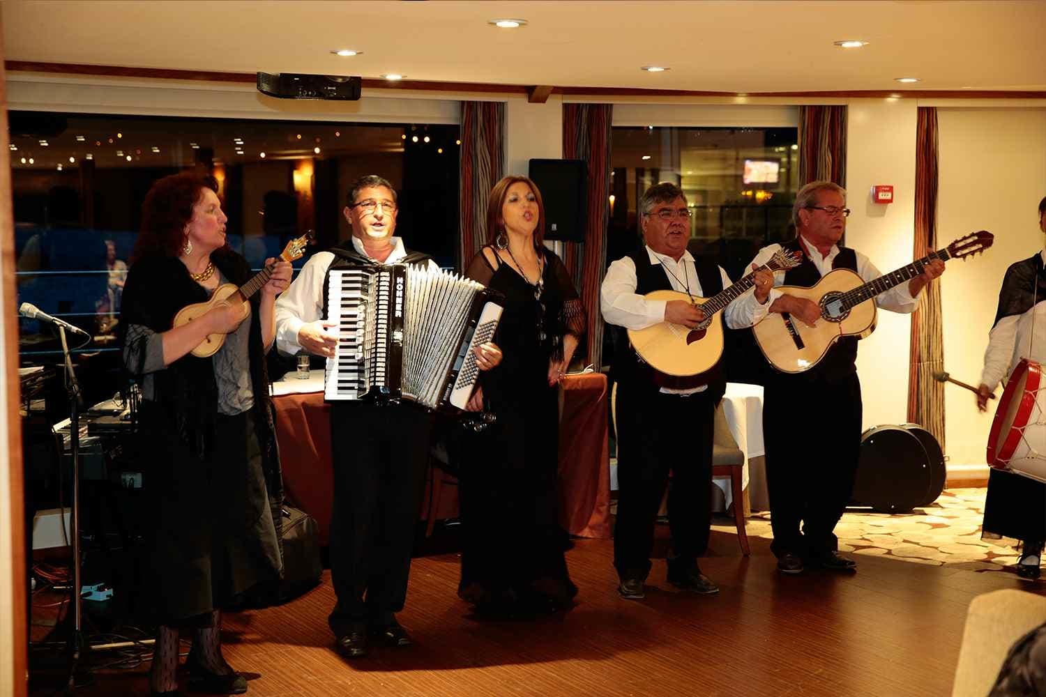 Entertainment on AmaVida