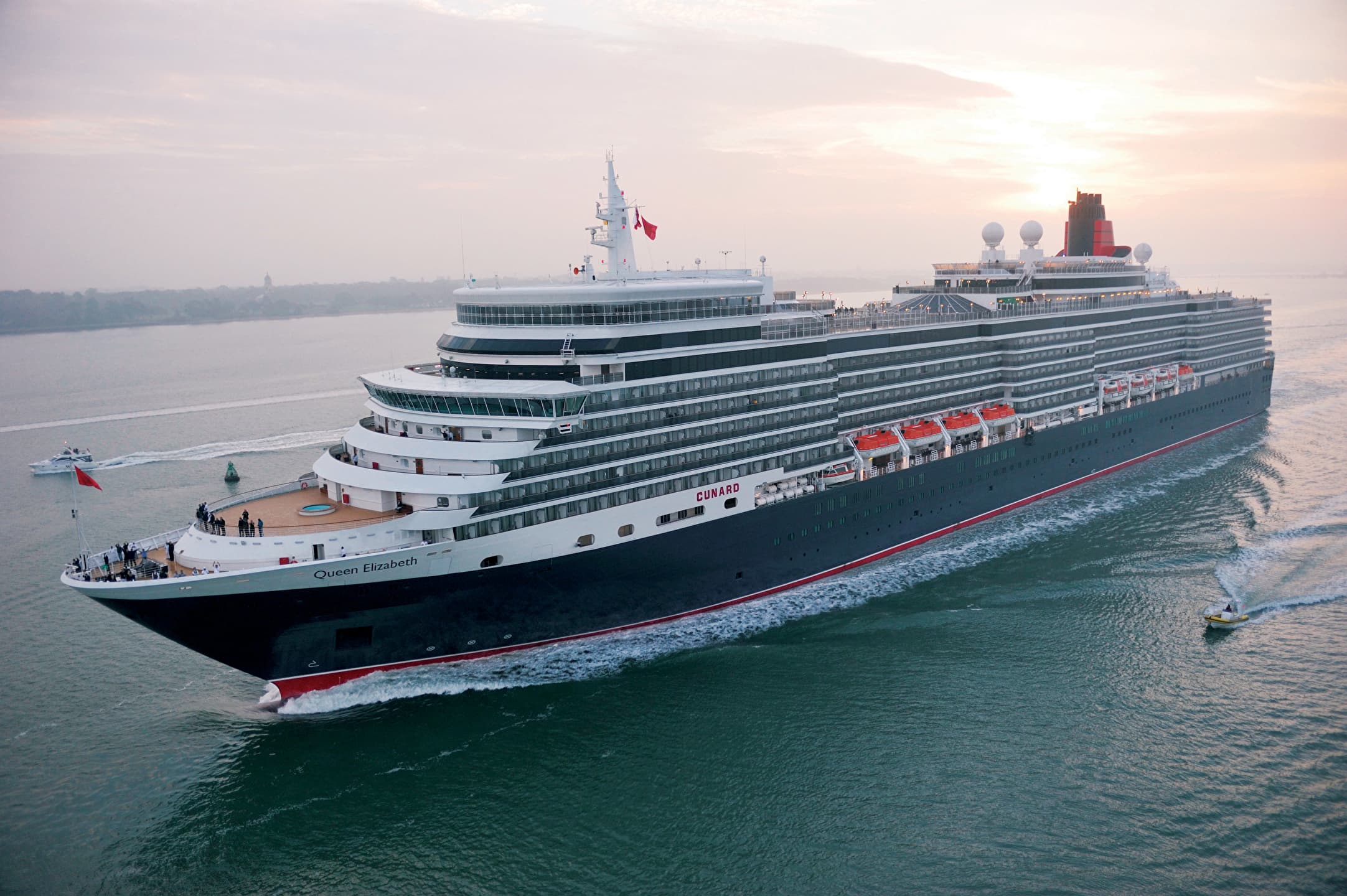 Queen Elizabeth cruise ship