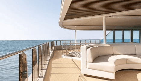 Explorer Lounge