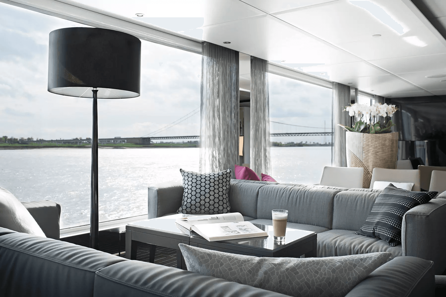 Horizonbar on Emerald Sky