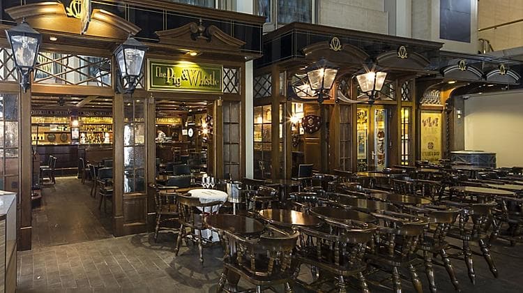 English pub
