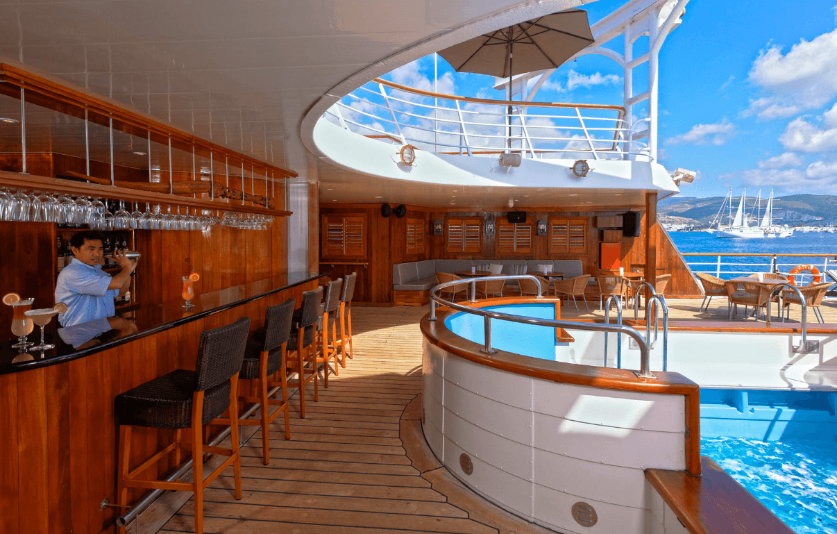 Pool Bar
