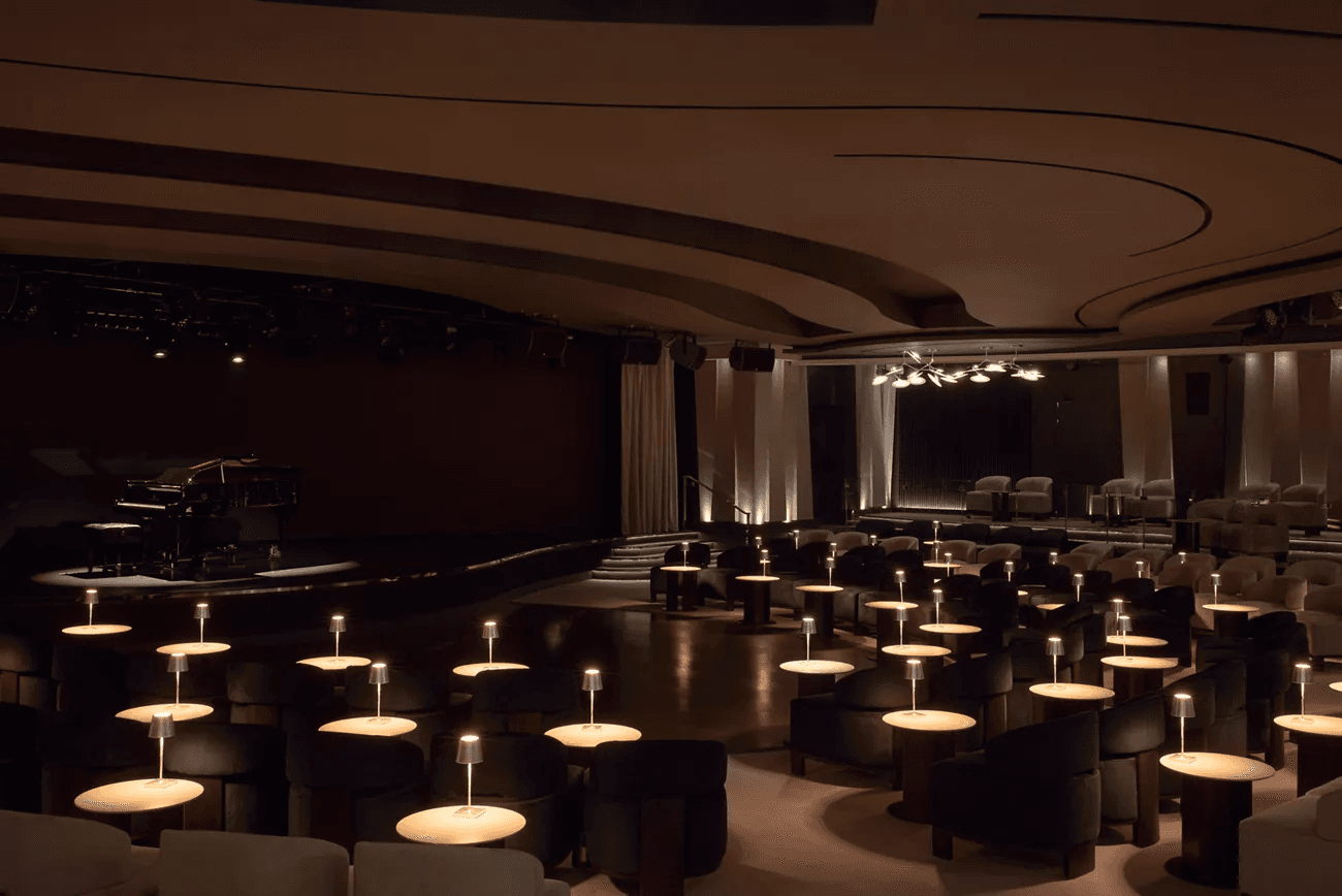 Journeys Lounge
