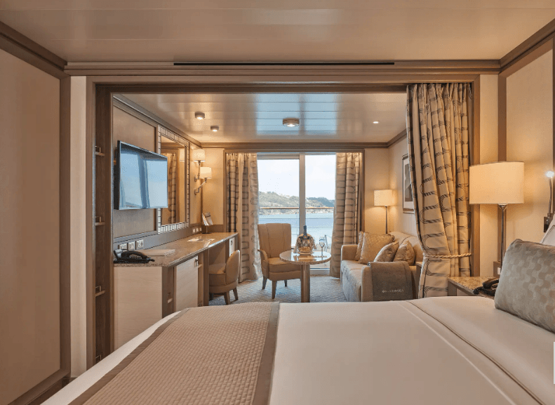 Silver Moon Classic Veranda Suite