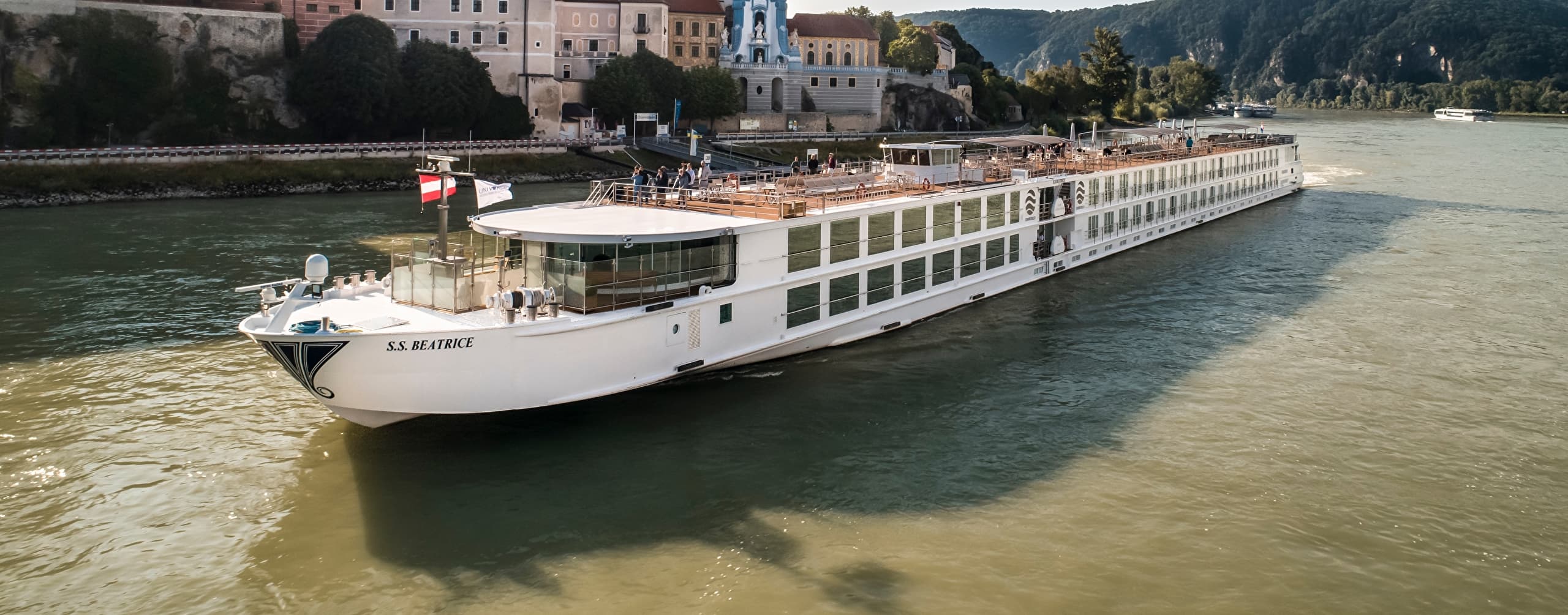 S.S. Beatrice - Highlights of Eastern Europe Bucharest - Budapest